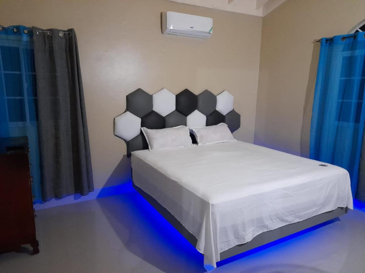 Loodik Vacation Home Brompton Manor Black River Dış mekan fotoğraf