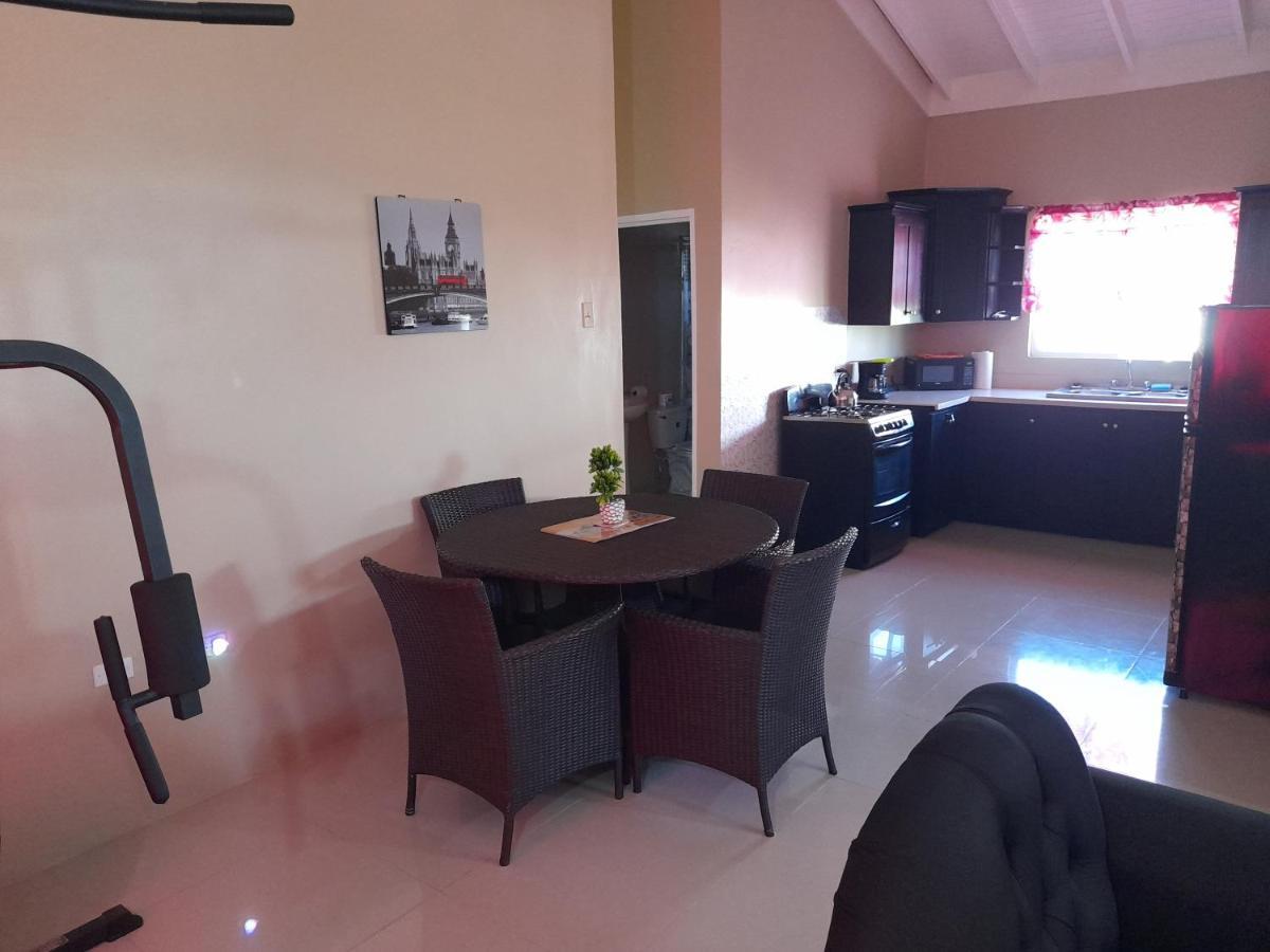 Loodik Vacation Home Brompton Manor Black River Dış mekan fotoğraf
